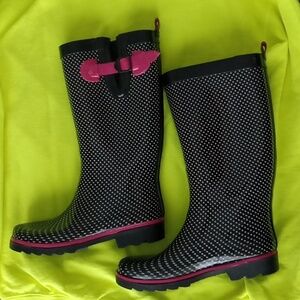 Rain boots by Capelli, size 8